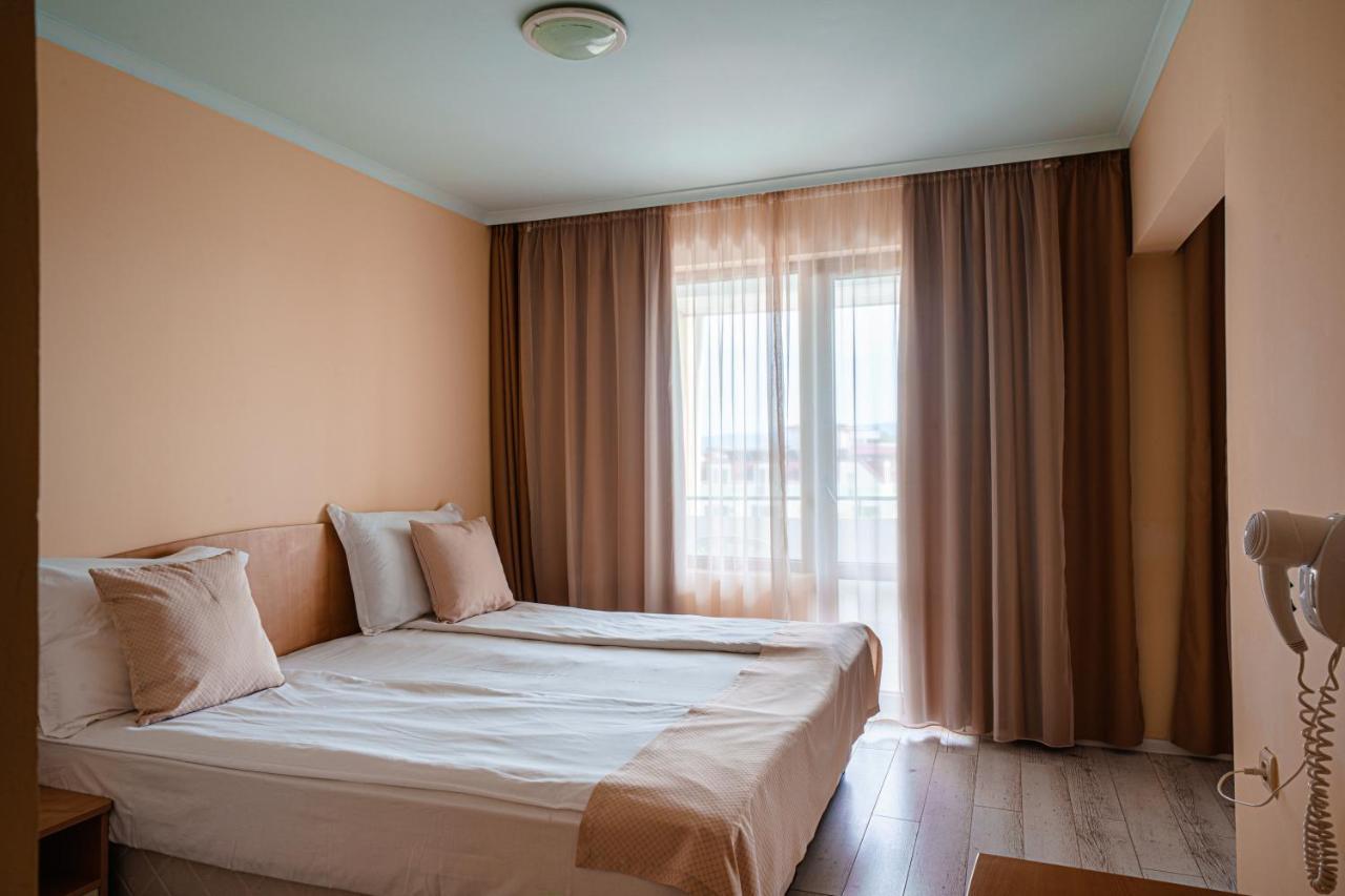Perla Plaza Hotel พรีมอร์สโก ภายนอก รูปภาพ