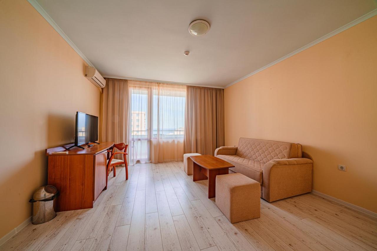 Perla Plaza Hotel พรีมอร์สโก ภายนอก รูปภาพ