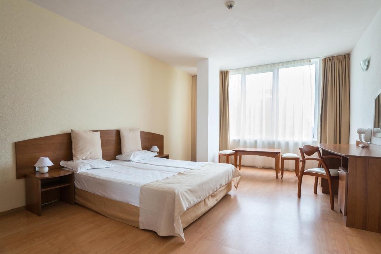 Perla Plaza Hotel พรีมอร์สโก ภายนอก รูปภาพ